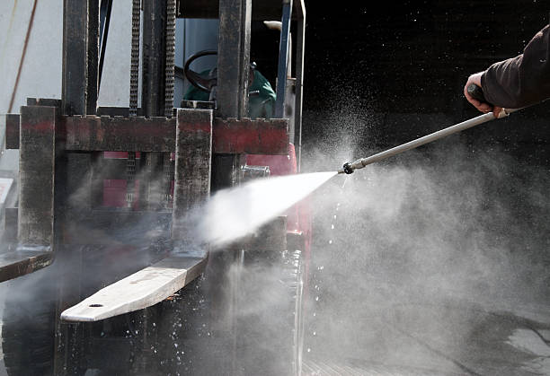Best Concrete Pressure Washing  in Huron, CA